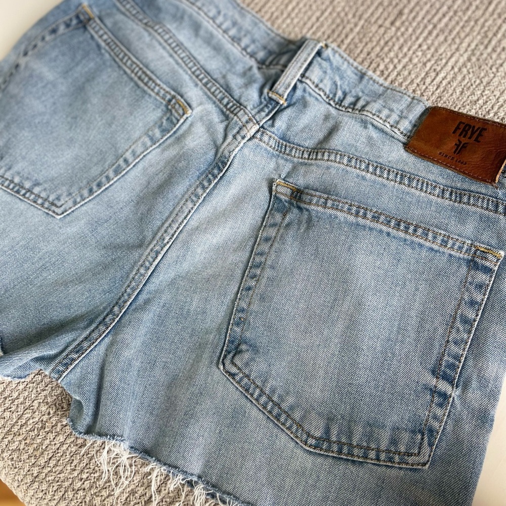 Frye Distressed Cut Off Jean Shorts Sz 34 Men’s Fit Size 8 - Picture 5 of 14